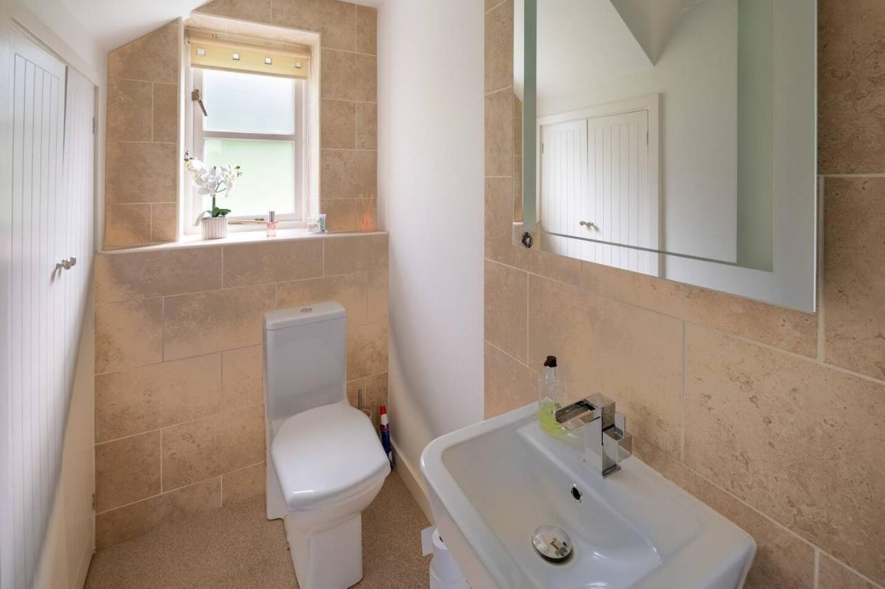 Osbornes Holiday House Near Exeter With Swimming Pool エクステリア 写真