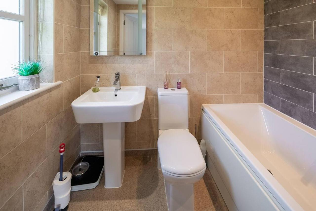 Osbornes Holiday House Near Exeter With Swimming Pool エクステリア 写真